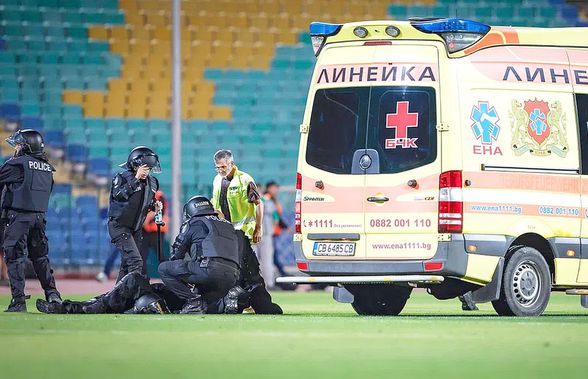 Haos la vecini, în derby-ul CSKA-urilor » Ultrașii au intrat pe teren și s-au bătut cu jandarmii, jucătorii au fugit îngroziți!