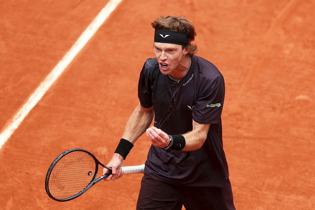 Andrey Rublev, criză de nervi la Roland Garros, în meciul cu Matteo Arnaldi