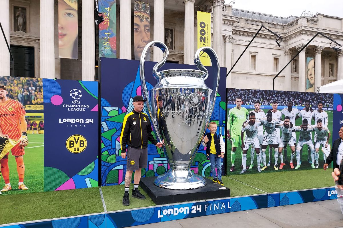 Spectacolul Ligii Campionilor în Trafalgar Square