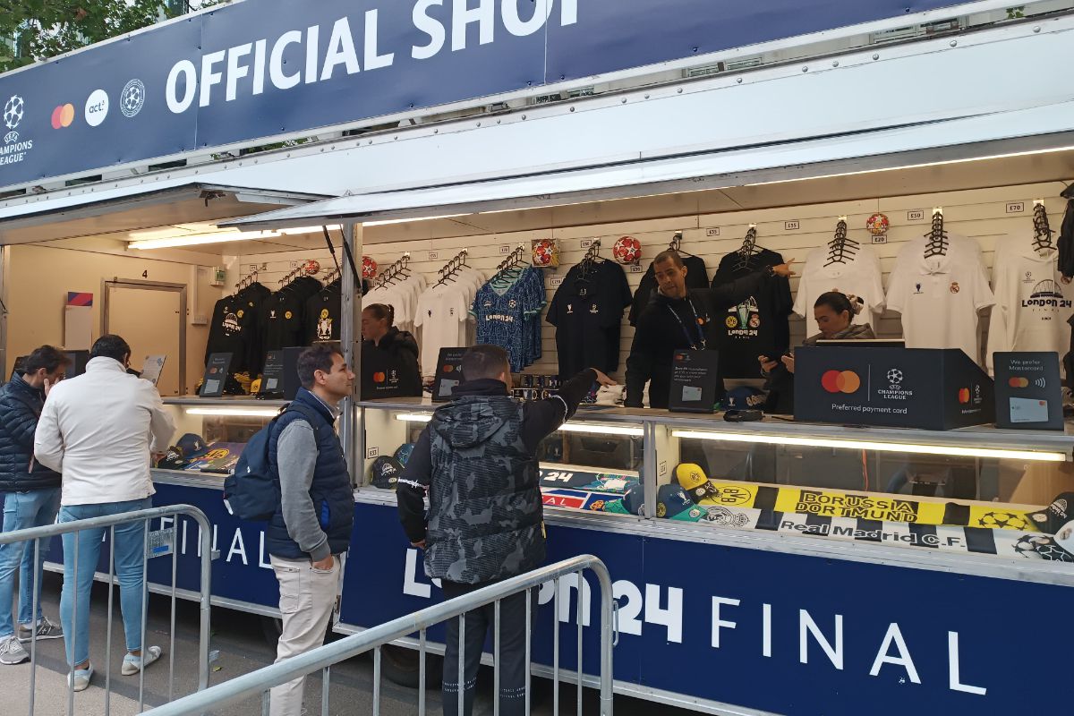 Spectacol grandios la Londra » 5 la 5 încântător, cu legendele Figo, Kaka, Roberto Carlos, Cafu și Vieira în acțiune! Echipa-surpriză care a câștigat turneul legendelor