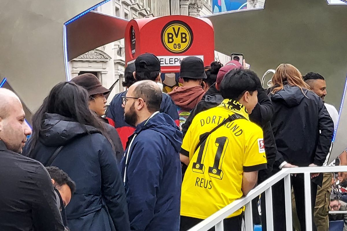 Înainte de Borussia Dortmund - Real Madrid, Regent Street a devenit cel mai aglomerat bulevard din Europa » Cum au interacționat suporterii celor două finaliste