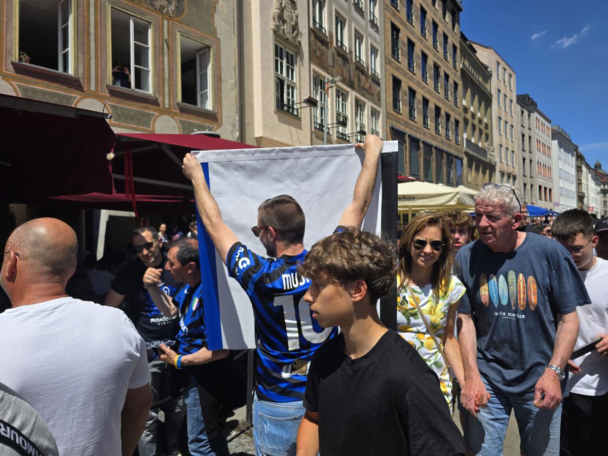 Imagini cu fanii înainte de PSG - Inter, finala Ligii Campionilor