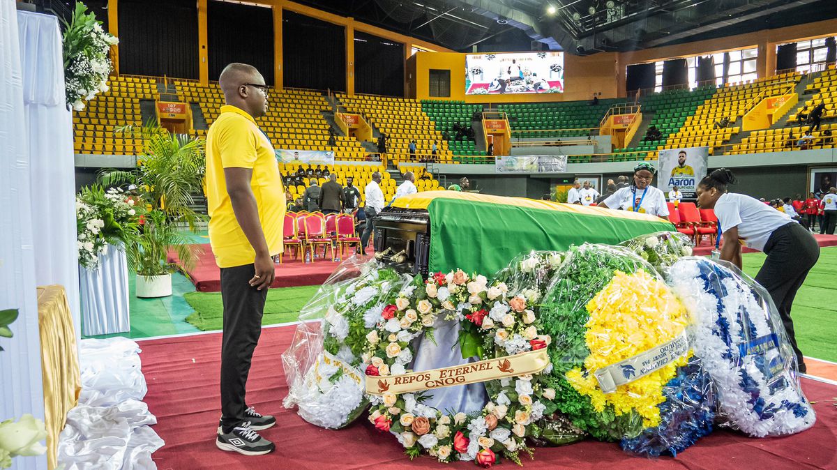 Aaron Boupendza a fost înmormântat în Gabon, la o lună după moartea misterioasă din China