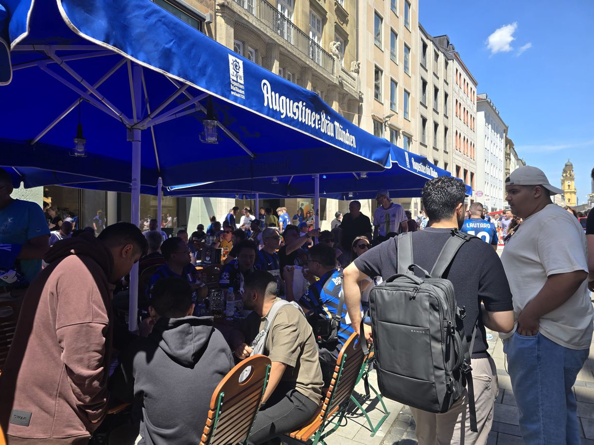 Imagini cu fanii înainte de PSG - Inter, finala Ligii Campionilor