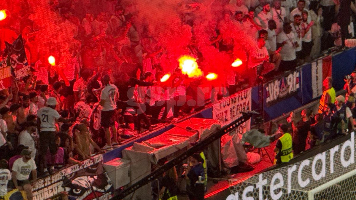 Imaginile pe care UEFA le-ar vrea interzise! PSG show cu torțe