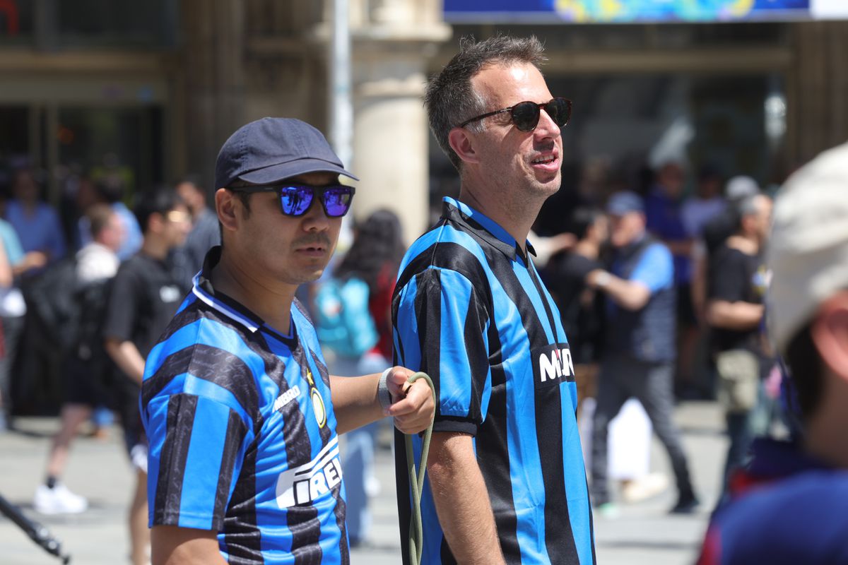 Imagini cu fanii înainte de PSG - Inter, finala Ligii Campionilor