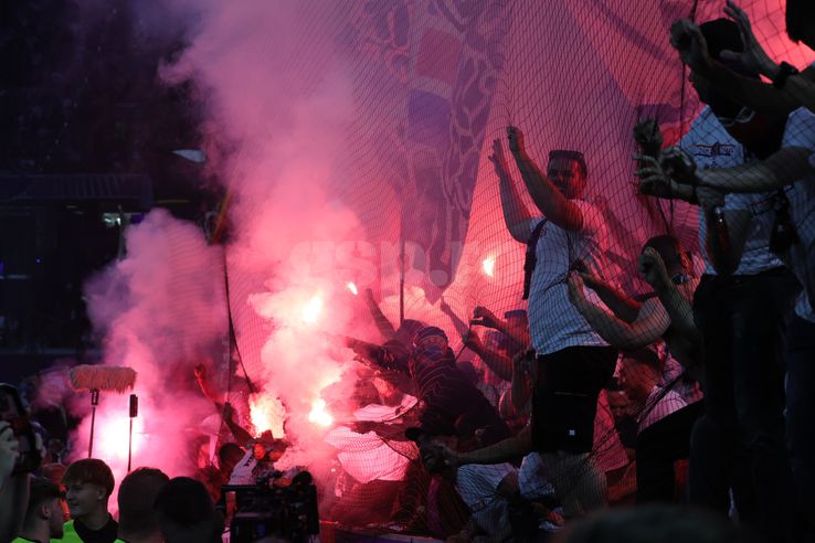 Show pirotehnic al fanilor celor de la PSG, în finala Ligii Campionilor. Foto: Ionuț Iordache (GSP.RO)