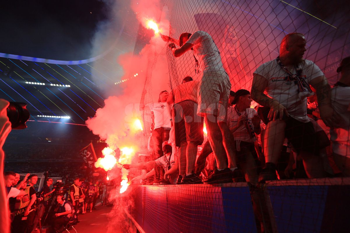 Imaginile pe care UEFA le-ar vrea interzise! PSG show cu torțe