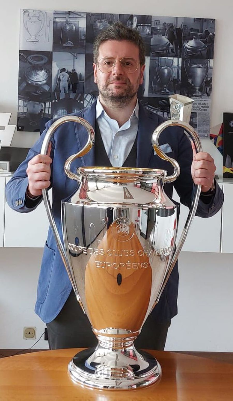 Unde se fabrică trofeul acordat în Liga Campionilor » Cât durează lucrarea și cum se produce „Urecheata”