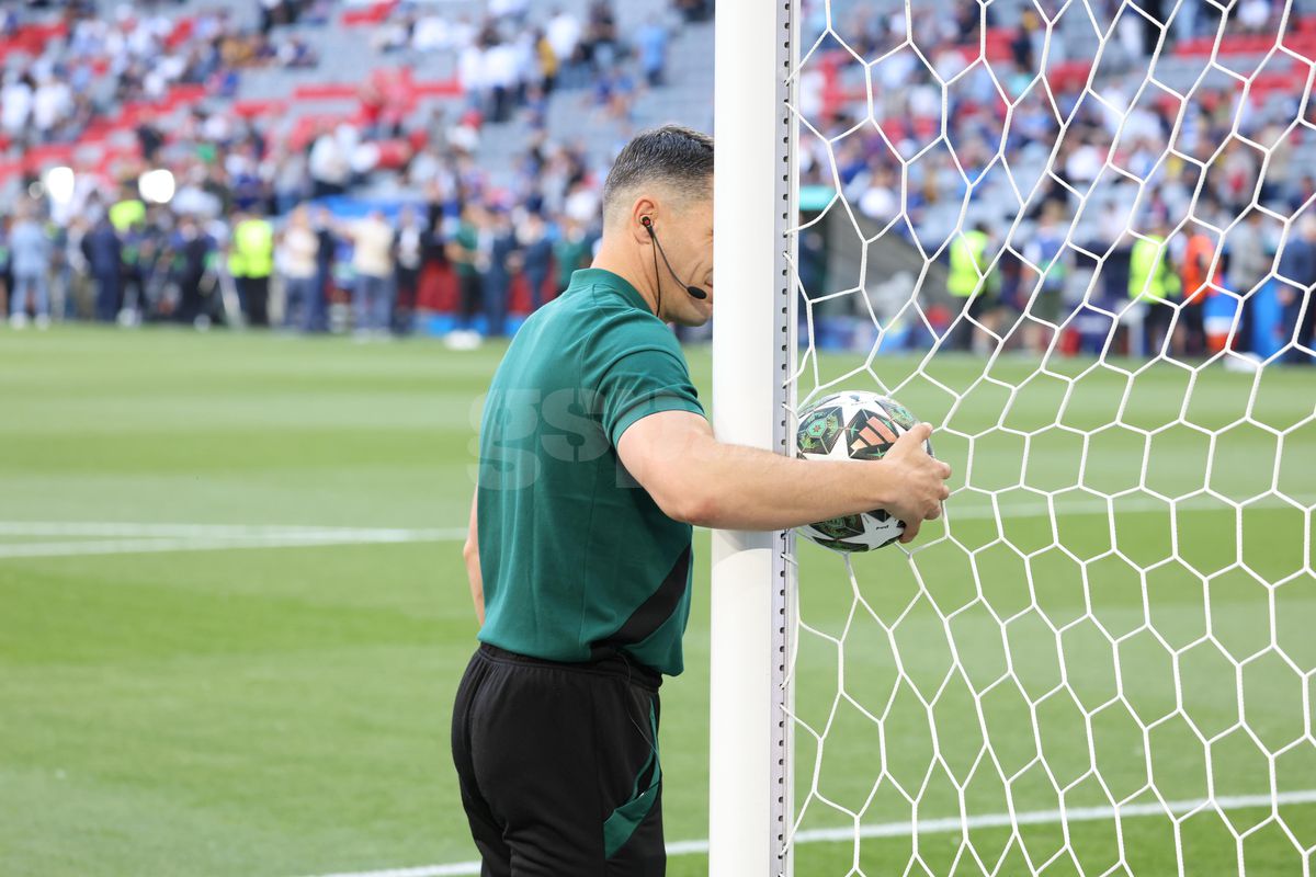 Istvan Kovacs, IMPECABIL în PSG - Inter » Cea mai discutată decizie a venit chiar în minutul 90! GSP a analizat toate fazele, fiecare cartonaș