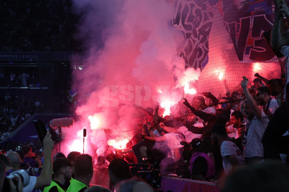 Imaginile pe care UEFA le-ar vrea interzise! PSG show cu torțe