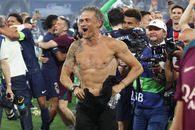 În timp ce Luis Enrique striga că a scris istorie, Dembele făcea un apel important: „Să nu distrugem orașul!”