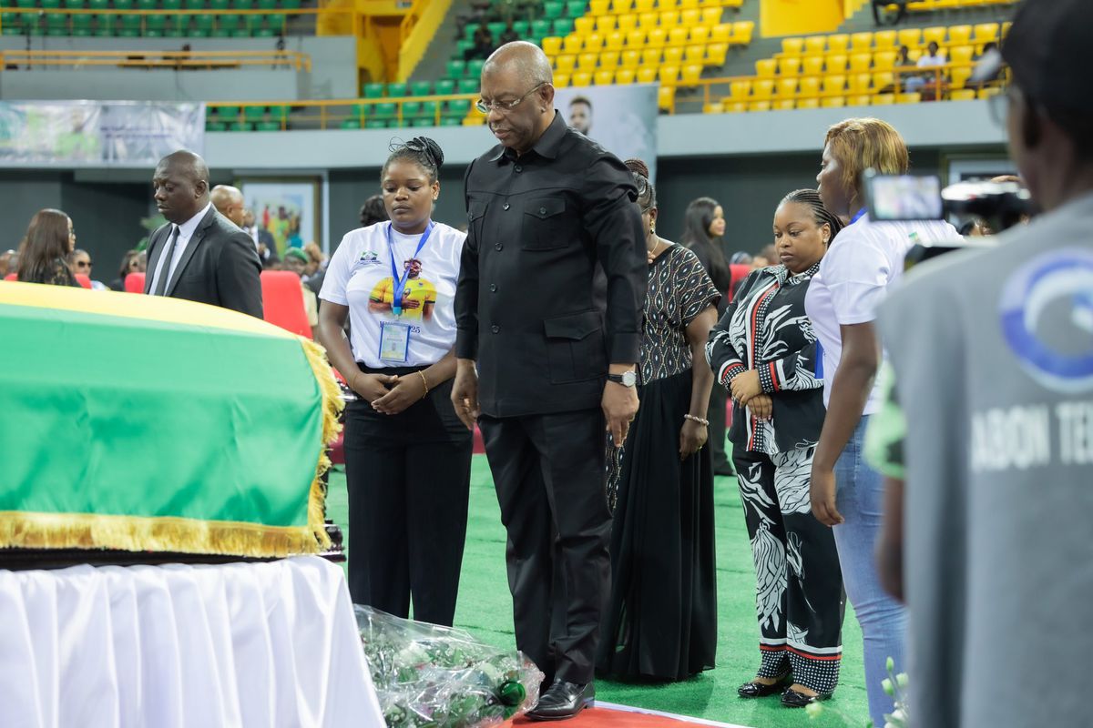 Aaron Boupendza a fost înmormântat în Gabon, la o lună după moartea misterioasă din China