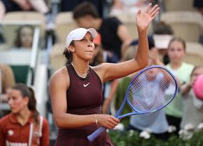 Campioana de la Australian Open a salvat 3 mingi de meci pentru a se califica în „optimi” la Roland Garros