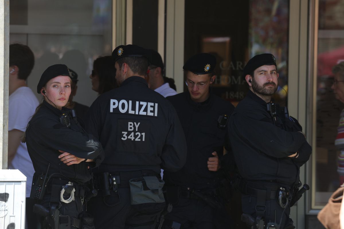 Italienii au invadat Marienplatz! 40.000 de suporteri ai lui Inter sunt la München și au pus stăpânire pe oraș