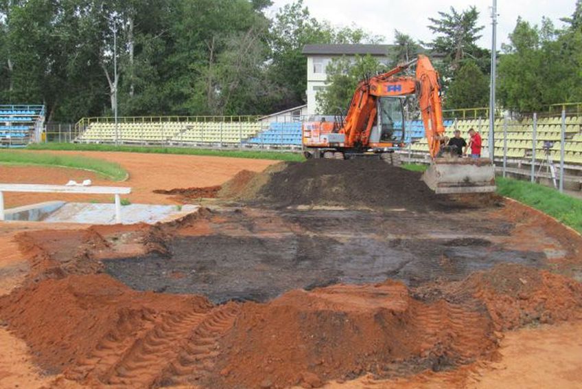 Au început lucrările de modernizare la stadionul din Slobozia // foto: Facebook