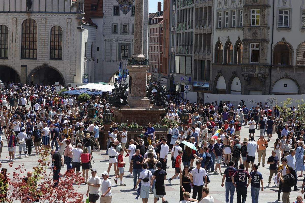 Atmosfera finala liga campionilor Marienplatz
