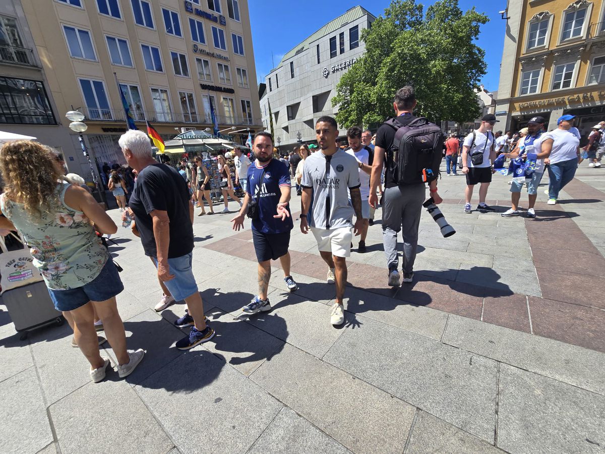 Imagini cu fanii înainte de PSG - Inter, finala Ligii Campionilor