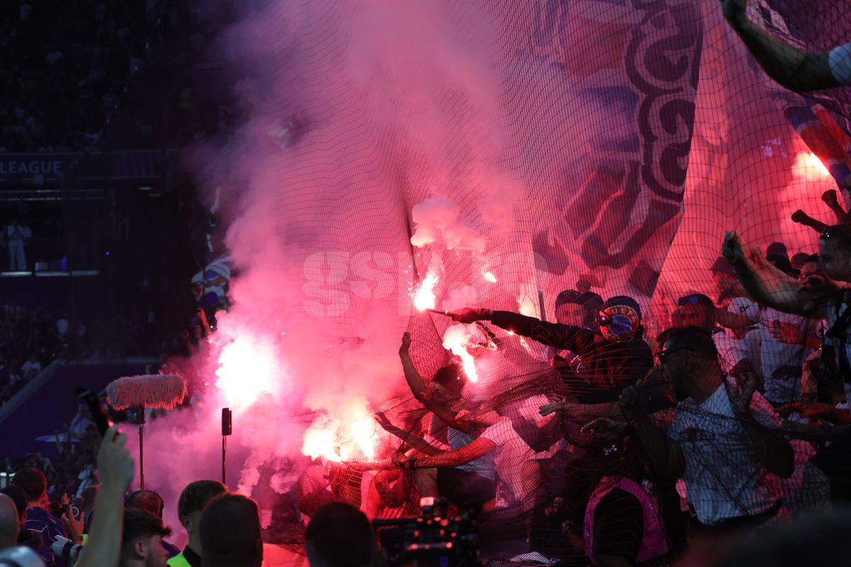 Imaginile pe care UEFA le-ar vrea interzise! PSG show cu torțe