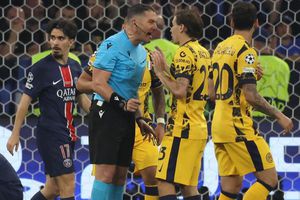 Istvan Kovacs, IMPECABIL în Inter - PSG » Cea mai discutată decizie a venit chiar în minutul 90! GSP a analizat toate fazele, fiecare cartonaș