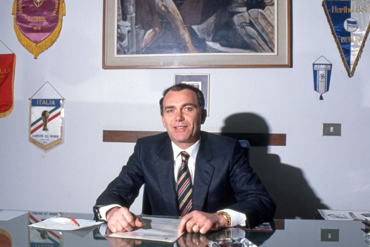 Veste tristă înainte de PSG - Inter: un nume de legendă s-a stins chiar în ziua marii finale » Fotbaliștii vor purta banderole negre diseară