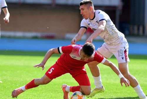 Marko Gjorgjievski (foto: în tricoul alb, jucătorul cu numărul 19)  / foto: Imago