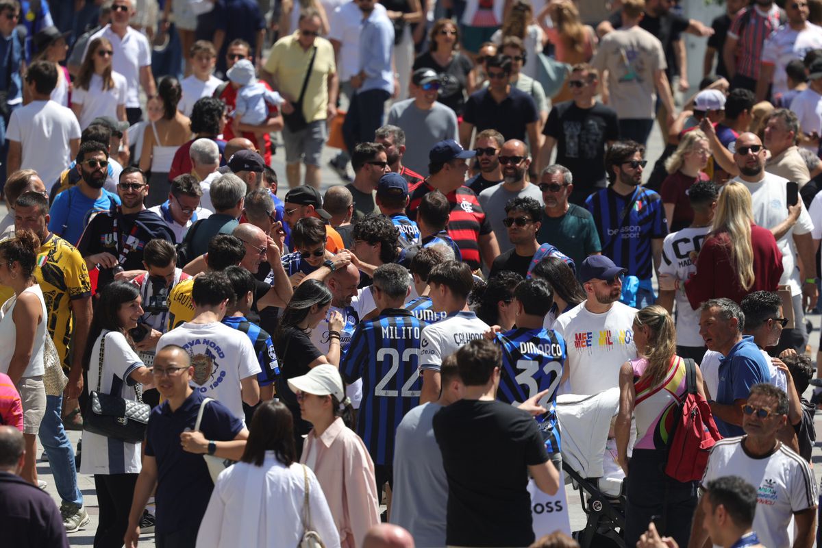 Italienii au invadat Marienplatz! 40.000 de suporteri ai lui Inter sunt la München și au pus stăpânire pe oraș