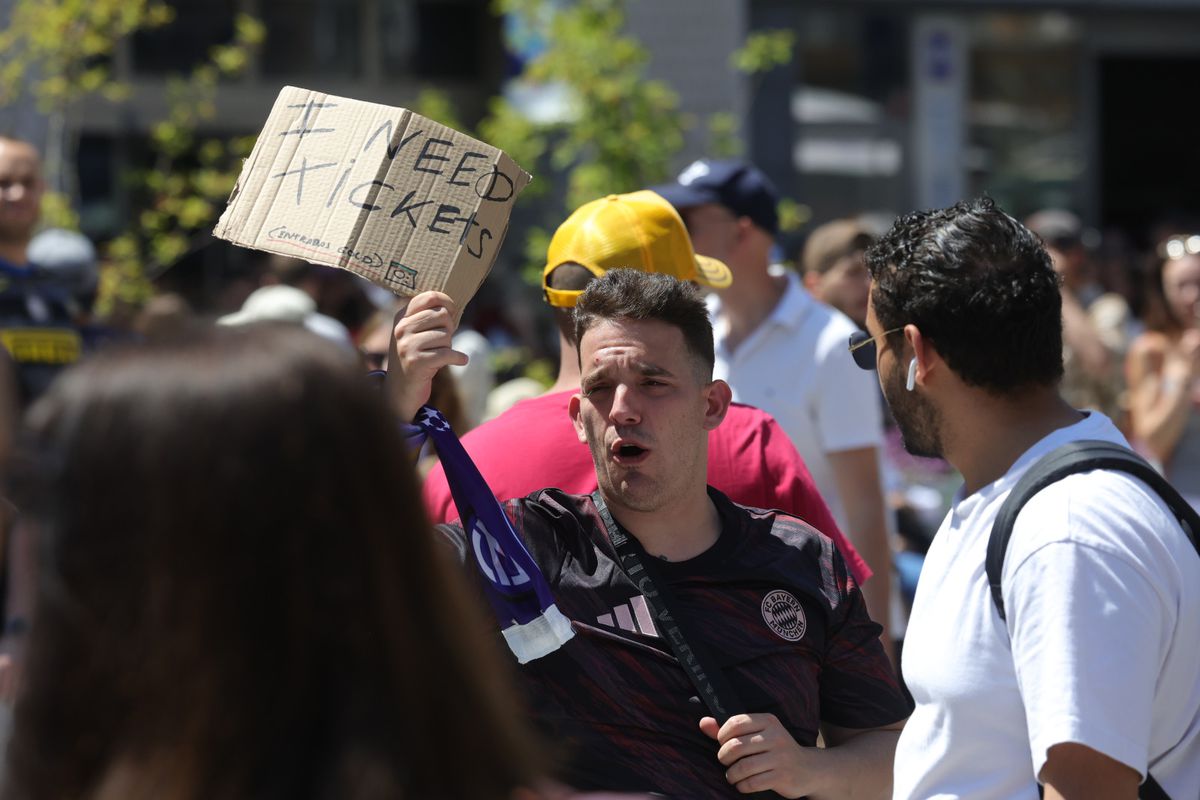 Spectacolul finalei Ligii Campionilor a fost umbrit de mișcarea extremistă care a luat amploare în Germania