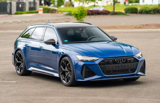 A mers doar 2.000 de kilometri cu noua mașină și apoi a vândut-o. A pierdut peste 25.000 de euro în 3 luni!