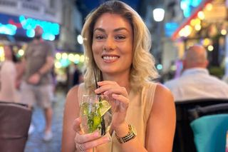 „Ce să căutăm în Dubai, când nu am văzut Iașiul?” » E măritată cu fotbalistul din Superliga care câștigă sute de mii de euro pe an, dar surprinde