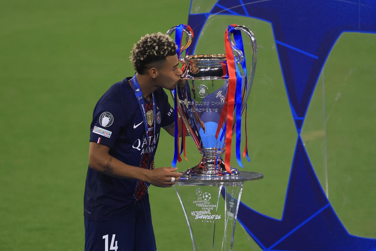 Cele mai tari 50 de cadre surprinse de GSP după PSG - Arsenal » Luis Enrique l-a imitat pe Chivu, uluitor ce a făcut miliardarul qatarez pe teren