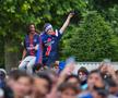 Nebunie și la Paris! Jucătorii lui PSG au sărbătorit în stradă triumful din Liga Campionilor