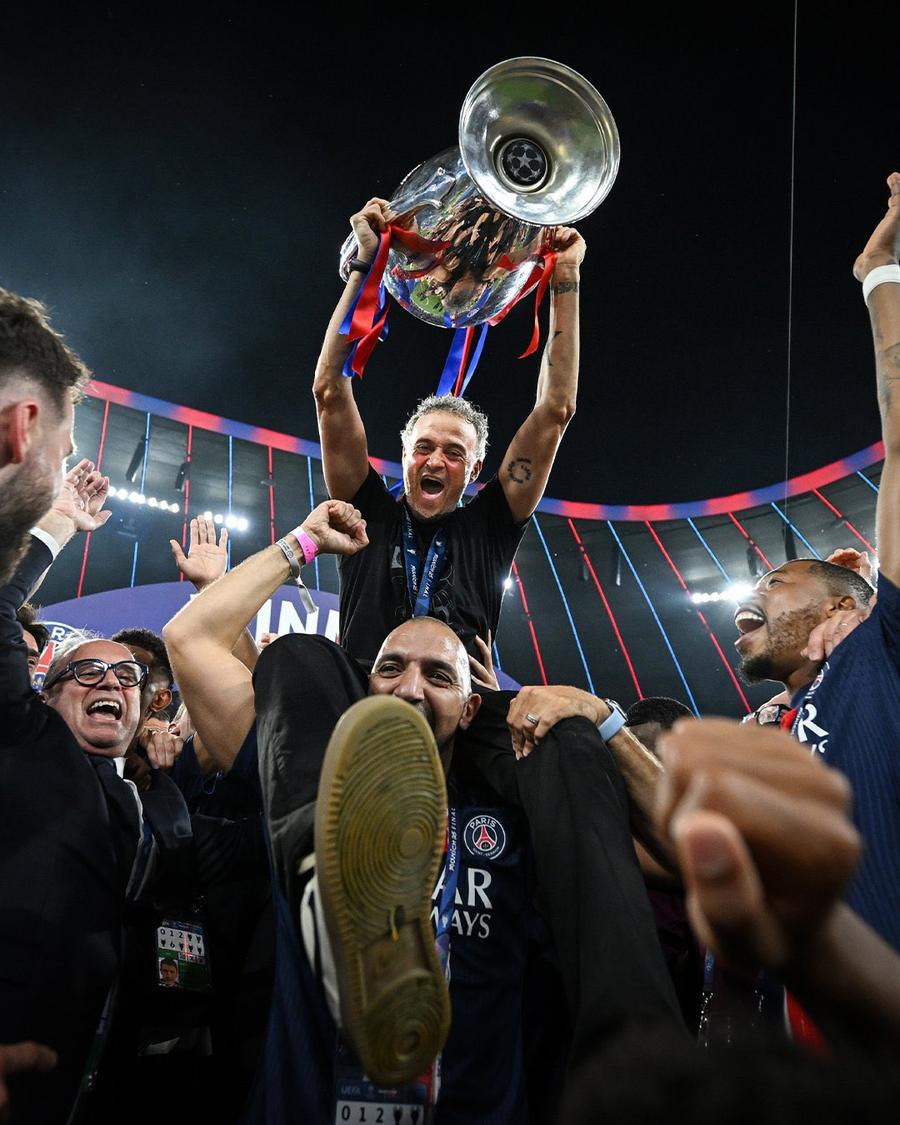 Luis Enrique are două trofee ale Ligii Campionilor cu PSG (2024-2025, 2025-2026) și unu cu Barcelona (2014-2015) ICI C'EST LUIS! » Antrenorul infailibil în finale cu PSG: 4 câștigate la fel doar în acest sezon + Record de victorii!