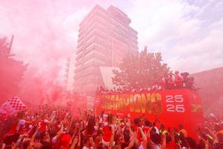 S-a lăsat cu sânge la petrecerea lui Arsenal: oameni înjunghiați și arestări