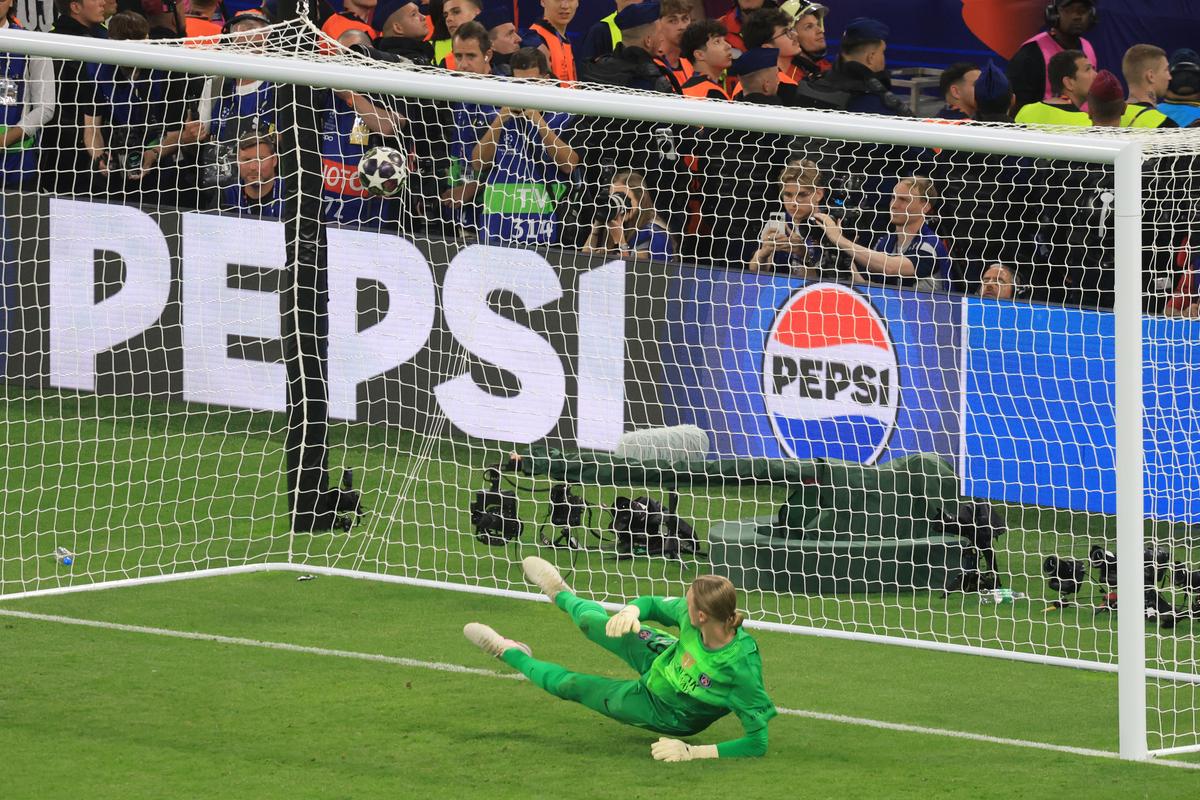 Cele mai tari 50 de cadre surprinse de GSP după PSG - Arsenal » Luis Enrique l-a imitat pe Chivu, uluitor ce a făcut miliardarul qatarez pe teren