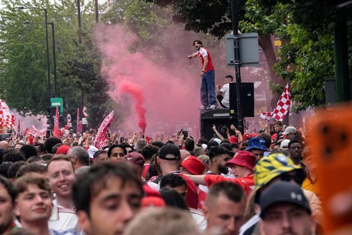 Arsenal a scos peste 500.000 de suporteri pe străzile din Londra, a doua zi după finala pierdută cu PSG
