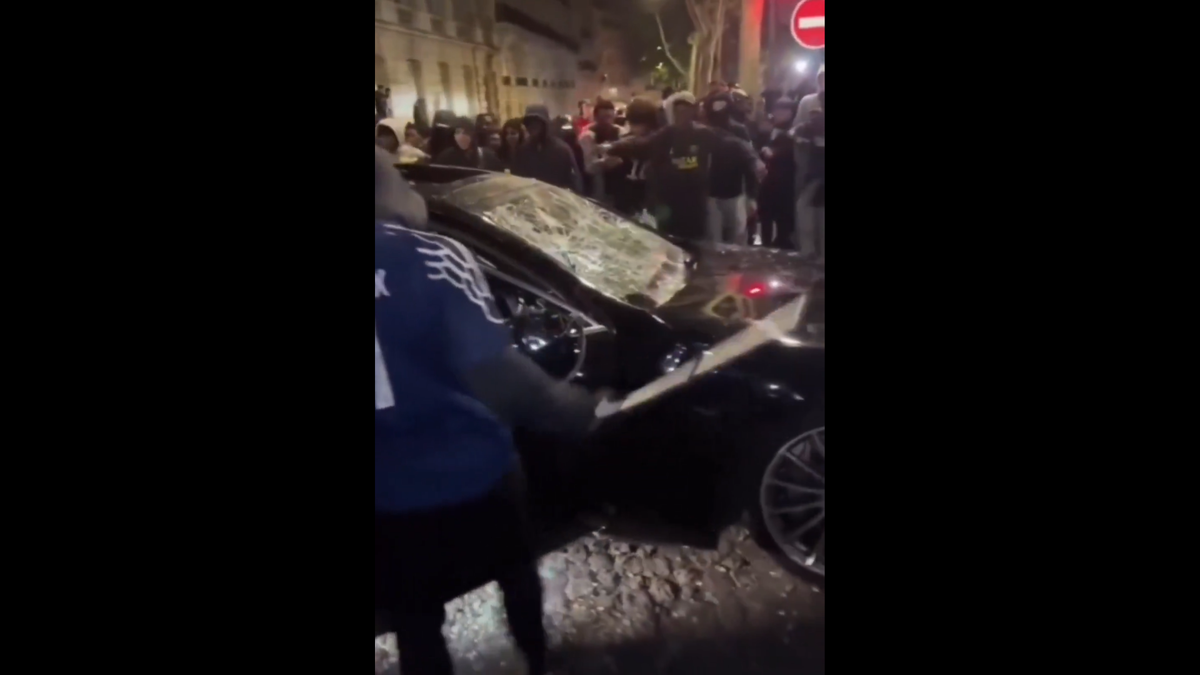 Scene de război în Franța, după finala Ligii » Au dat foc și s-au bătut cu forțele de ordine: 416 arestări!