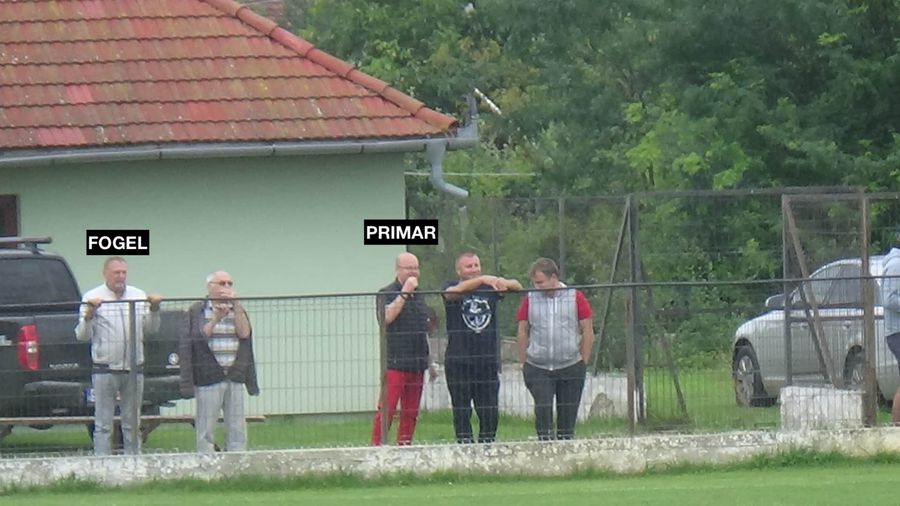 VIDEO EXCLUSIV Satu Mare, tupeu și mai mare: play-off ilegal, la negru, jucat sub ochii primarului fără mască și ai AFJ: ”Dacă vine DSP-ul, spuneți că jucați un amical”