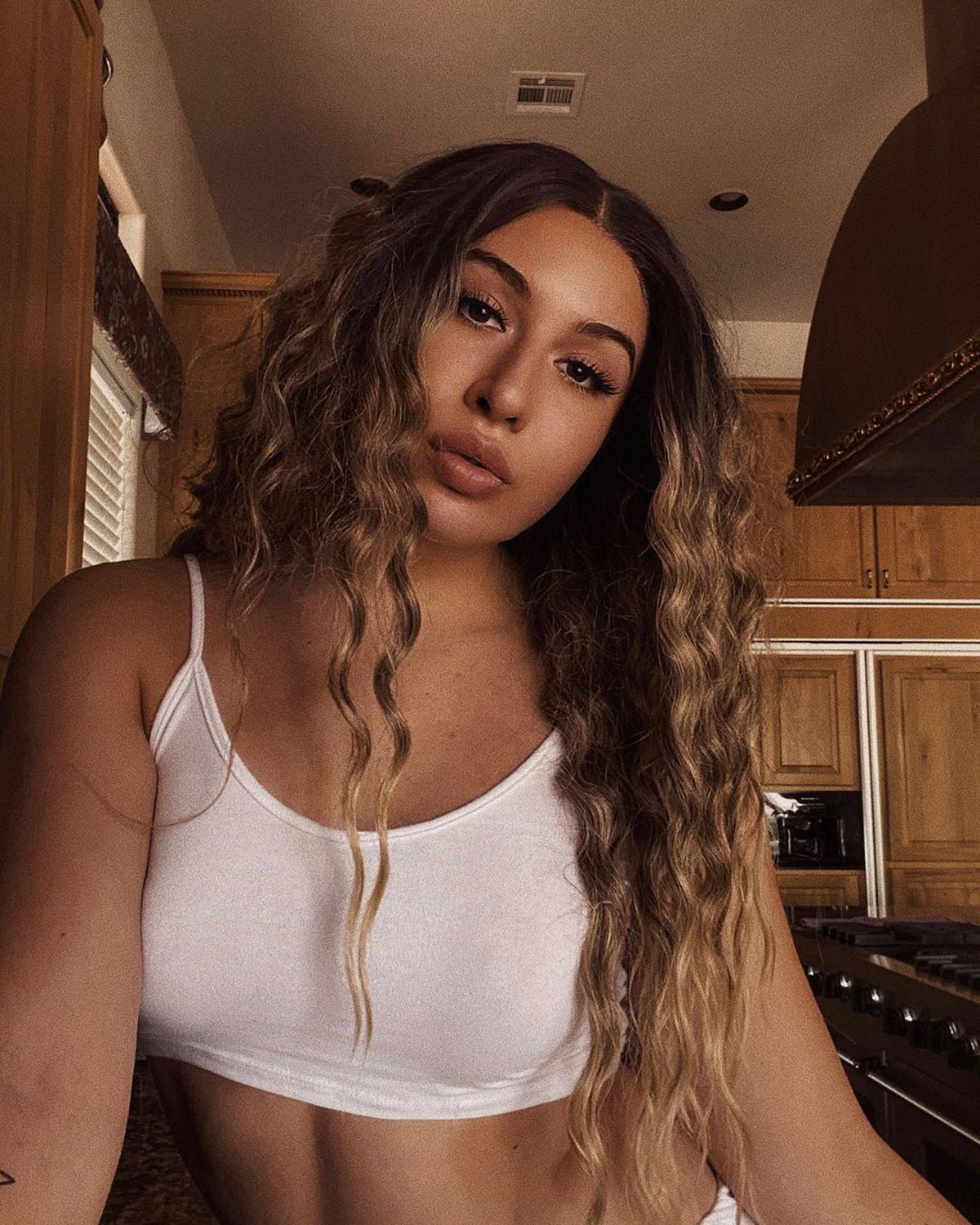 FOTO Sarah Dumitrescu, fiică Anamaria Prodan