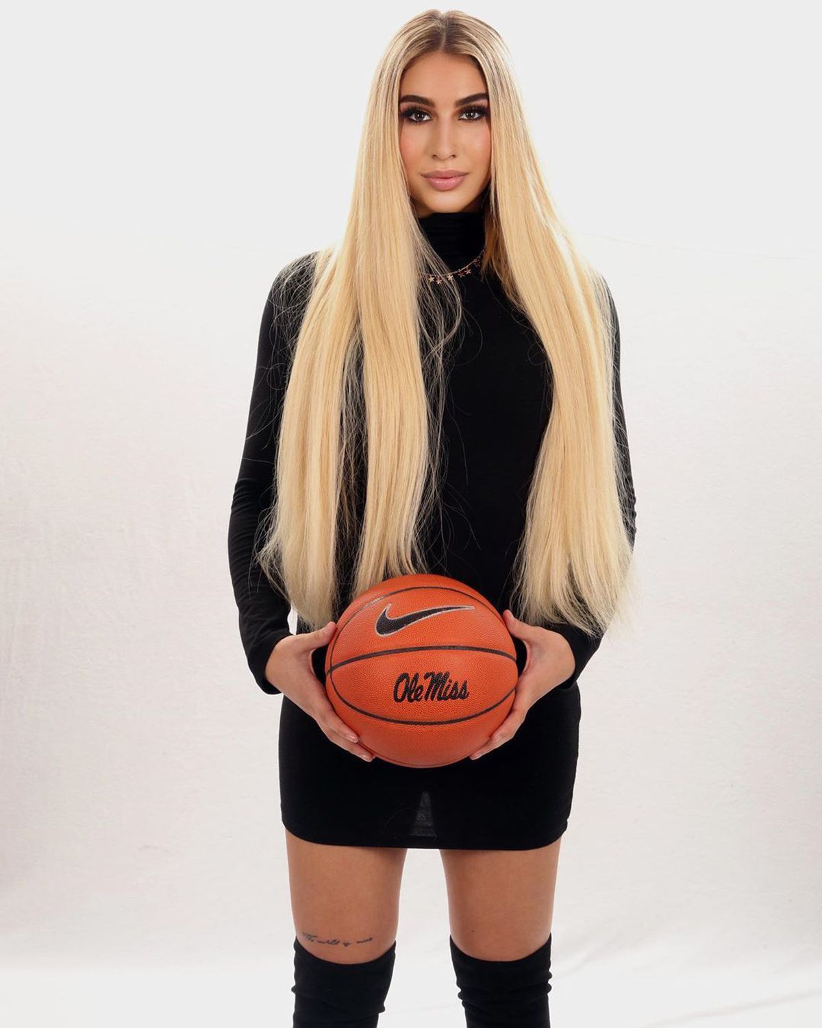 FOTO Anamaria Prodan se laudă cu fiica cea mică » Imagini provocatoare cu senzuala Sarah