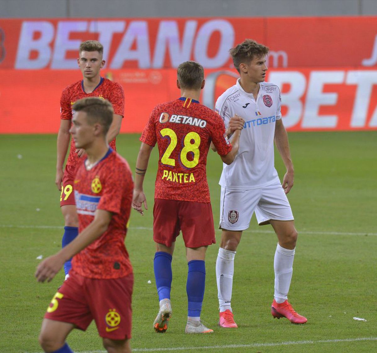 FCSB - CFR 0-2. Andrei Vlad, făcut praf: „A rămas un tânăr talentat, asta e problema lui” » Care ar fi soluția