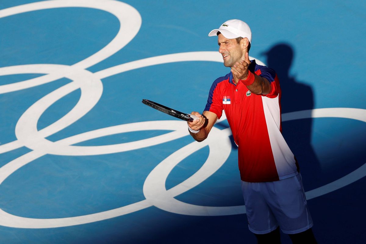 Djokovic pierde medalia de bronz la Jocurile Olimpice! Sârbul a avut o criză de nervi și a aruncat racheta spre tribună