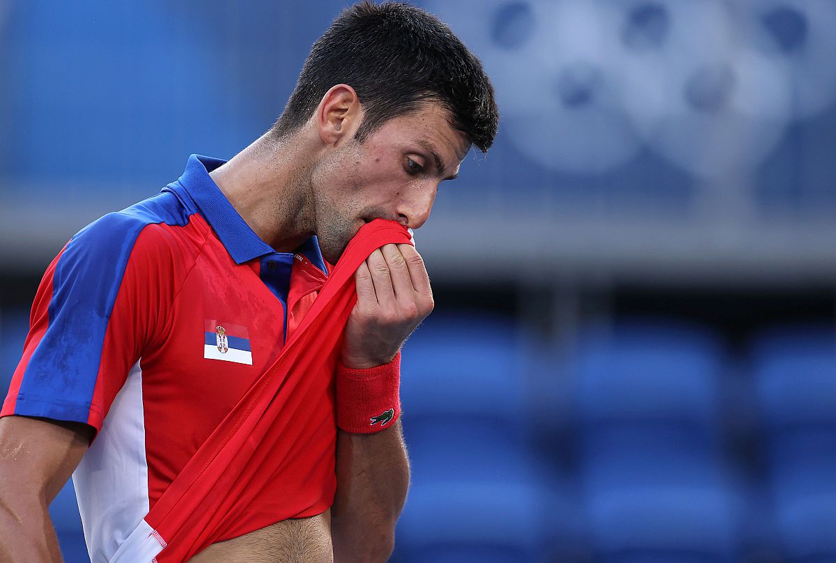 Djokovic pierde medalia de bronz la Jocurile Olimpice! Sârbul a avut o criză de nervi și a aruncat racheta spre tribună