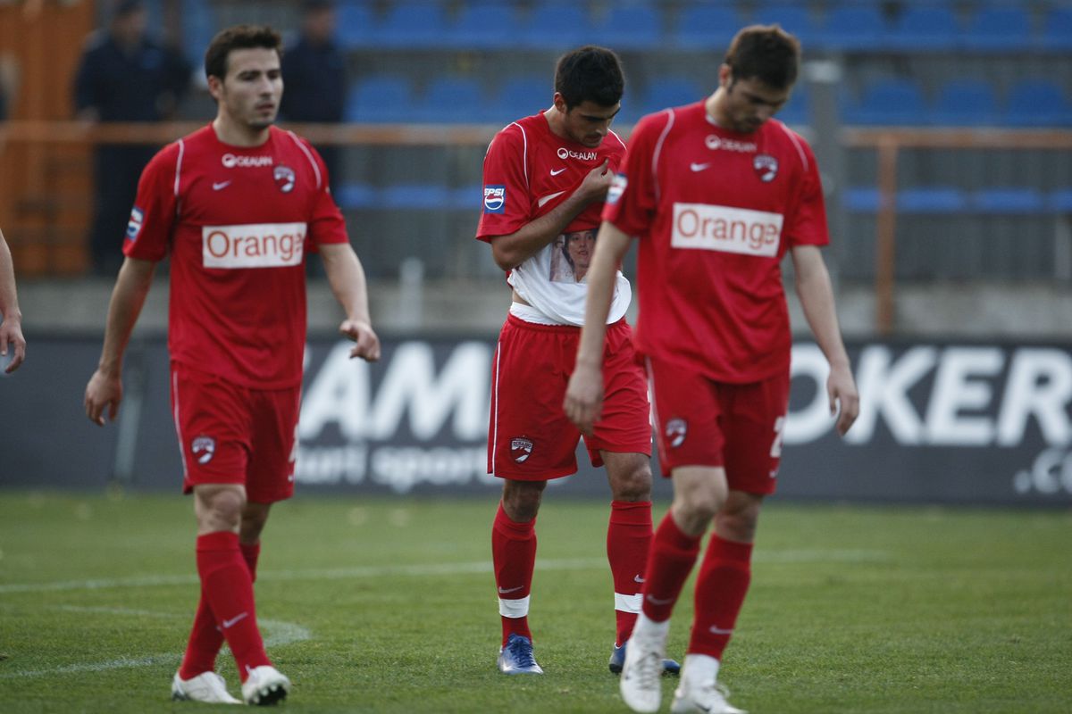 Fostul fotbalist al lui Dinamo dezvăluie că era să moară de la o operație de ligamente: „Doctorul m-a întrebat în lacrimi «Tu cum mai trăiești?»” + Ce i-au găsit spaniolii în picior