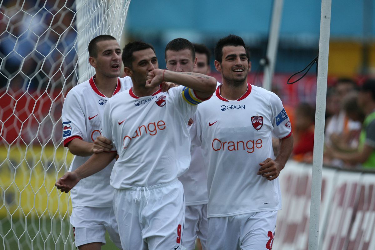 Fostul fotbalist al lui Dinamo dezvăluie că era să moară de la o operație de ligamente: „Doctorul m-a întrebat în lacrimi «Tu cum mai trăiești?»” + Ce i-au găsit spaniolii în picior