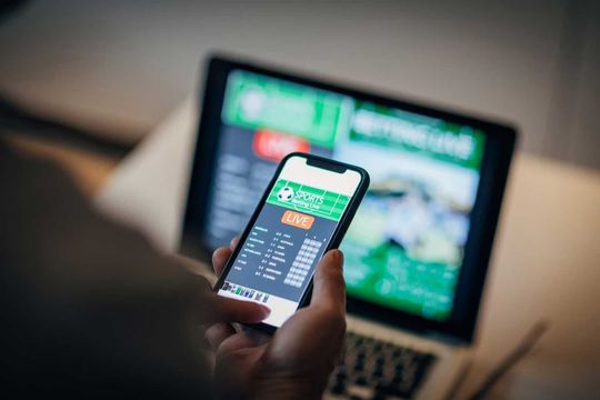 Pariurile online au cunoscut o explozie extraordinară în ultimii ani, în detrimentul celor tradiționale, offline, la casele terestre