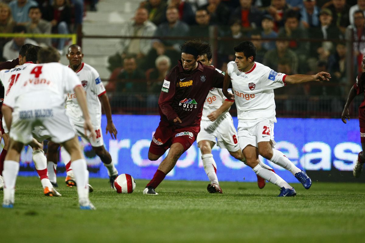 Fostul fotbalist al lui Dinamo dezvăluie că era să moară de la o operație de ligamente: „Doctorul m-a întrebat în lacrimi «Tu cum mai trăiești?»” + Ce i-au găsit spaniolii în picior