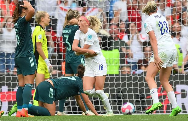 A marcat golul decisiv în finala Europeanului feminin și a sărbătorit în stil mare! Și-a dat jos tricoul și a făcut turul arenei Wembley