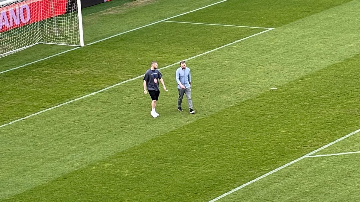 Se simt urmele folosirii » Cum arată gazonul pe „Arcul de Triumf”