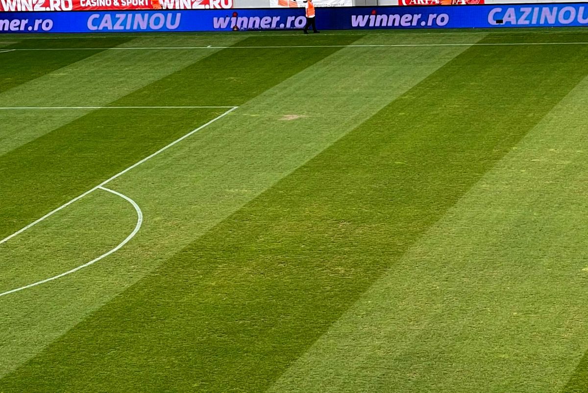 Se simt urmele folosirii » Cum arată gazonul pe „Arcul de Triumf”